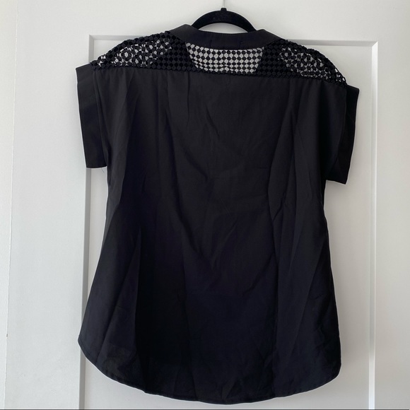 Black sleek collared blouse - Picture 2 of 4